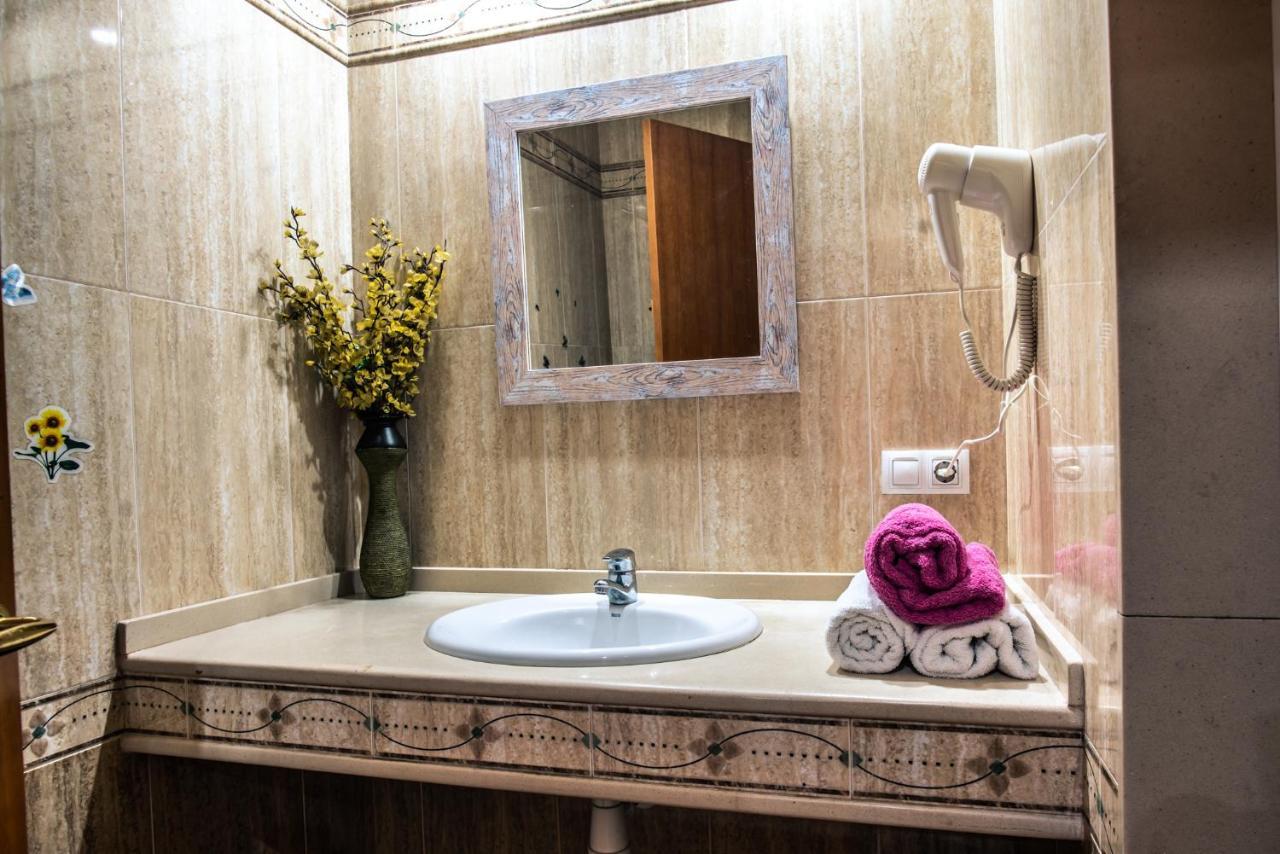 Apartaments Yaco Lloret de Mar Exteriör bild