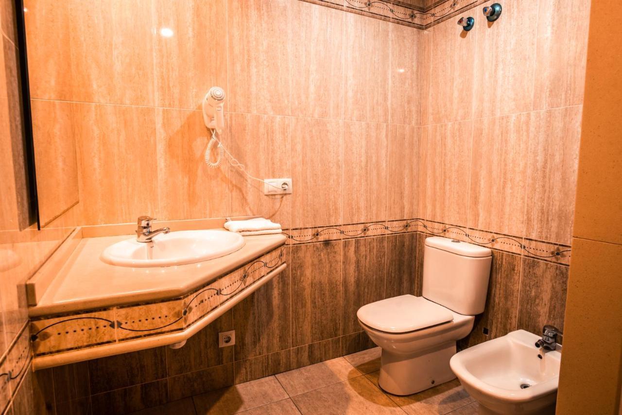 Apartaments Yaco Lloret de Mar Exteriör bild