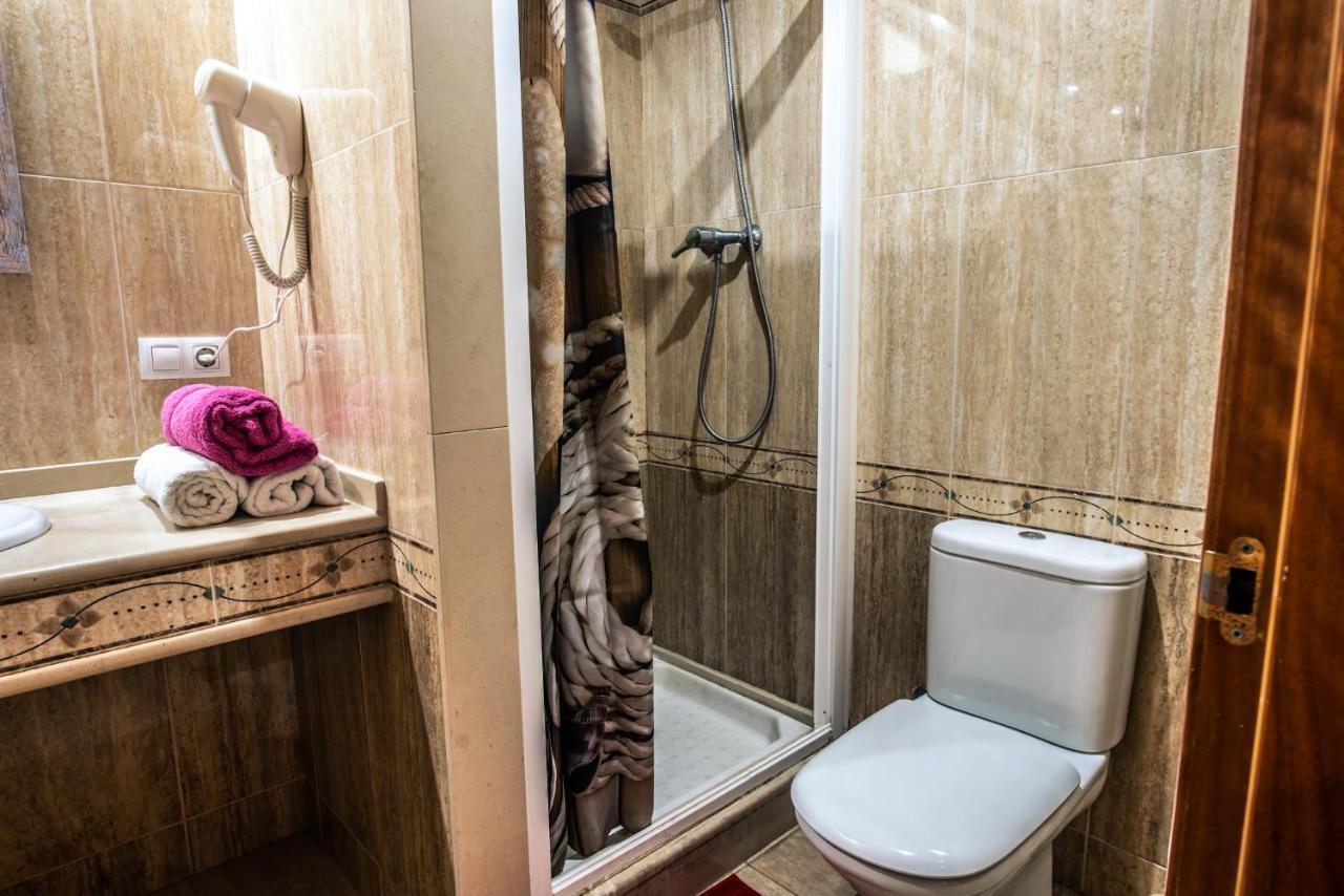 Apartaments Yaco Lloret de Mar Exteriör bild